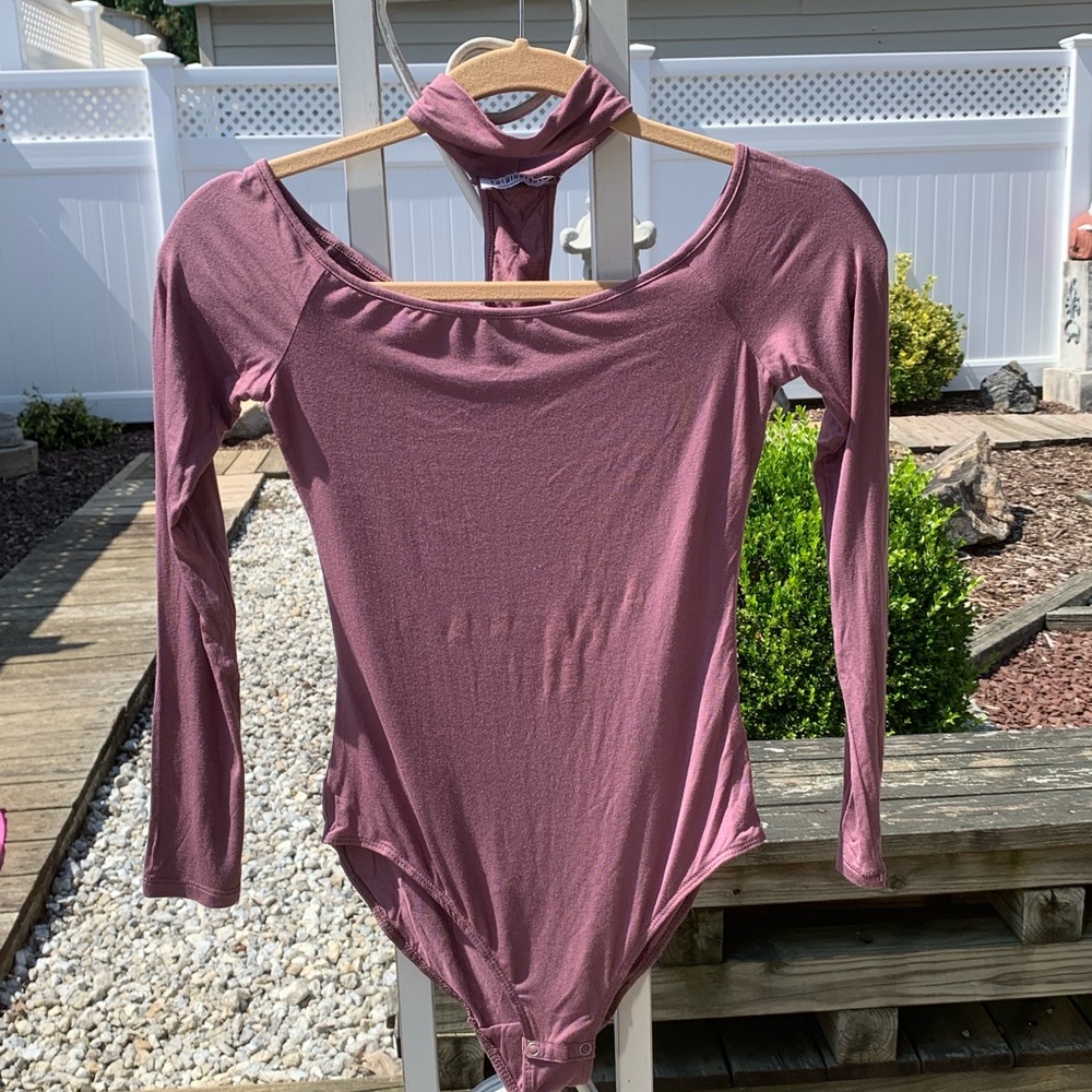 ⭐️ Super Soft Off The Shoulder Bodysuit!